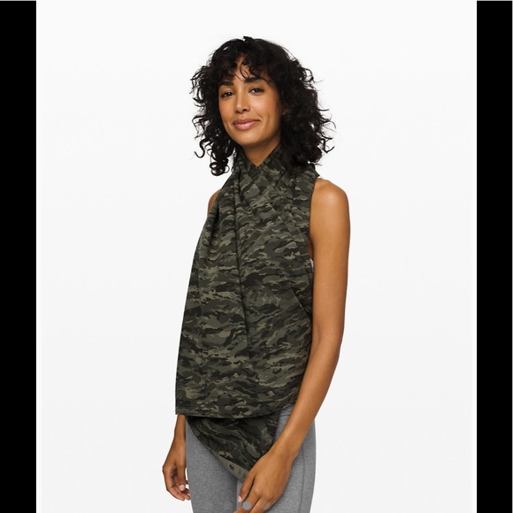 🎁Lululemon Vinyassa Scarf-Evergreen Camo/Green🎁 - Picture 5 of 13